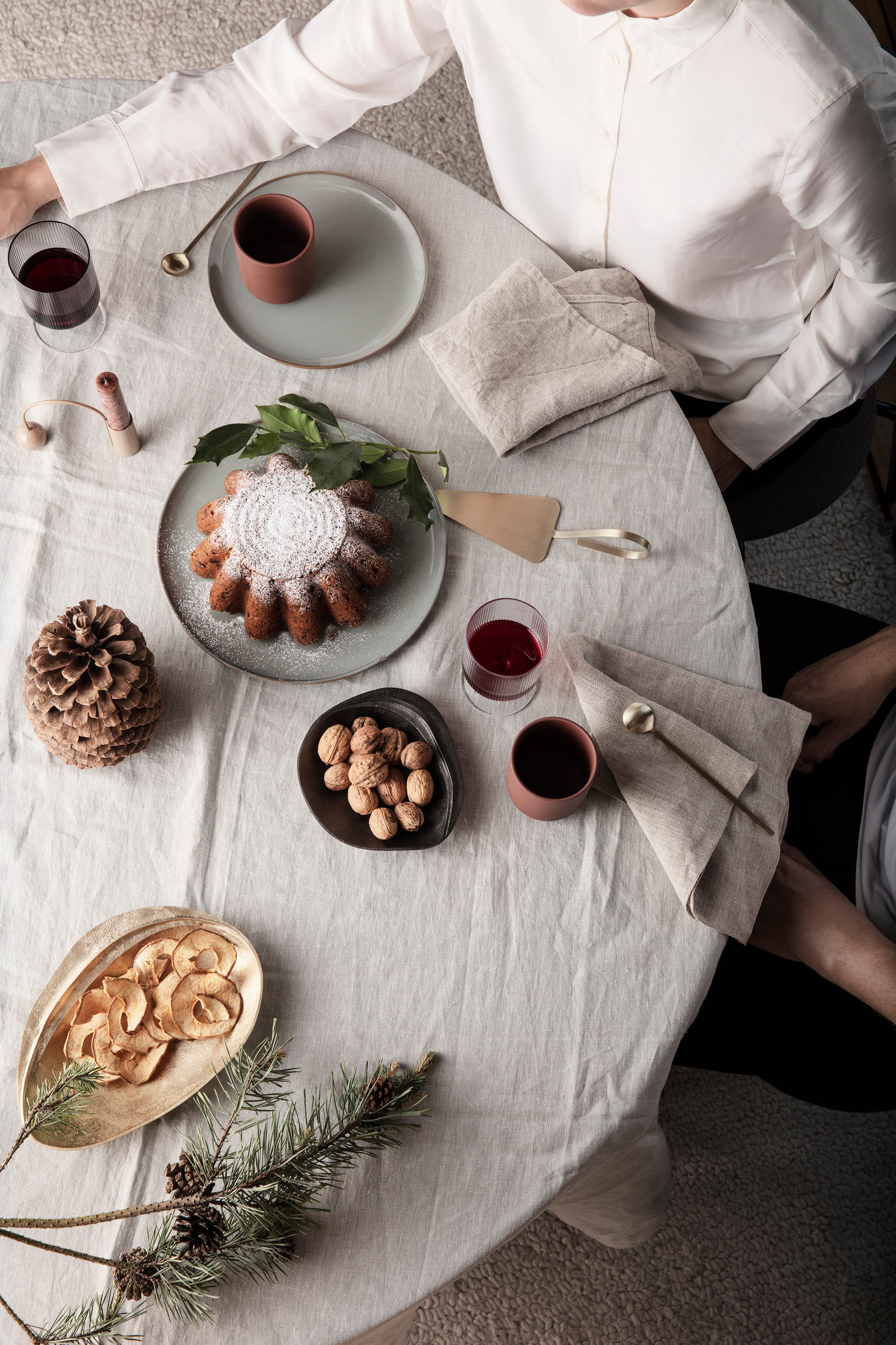 HOLIDAY ENTERTAINING