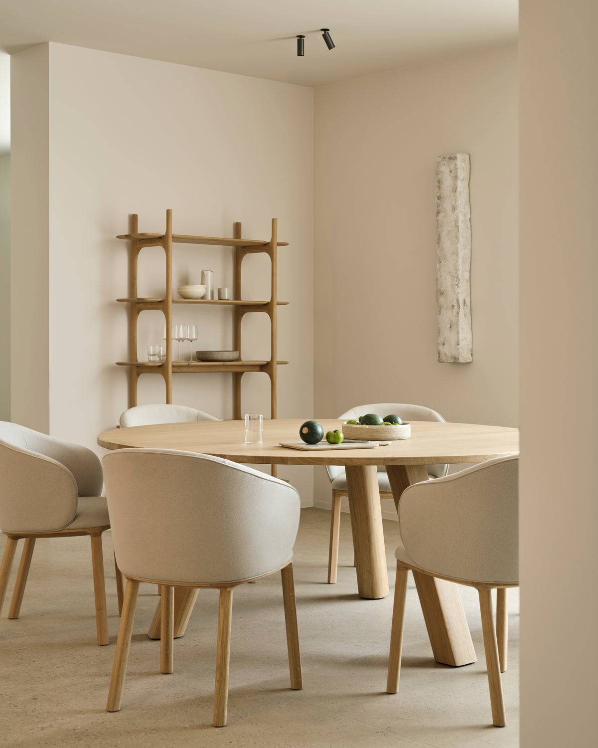 Unda Dining Table