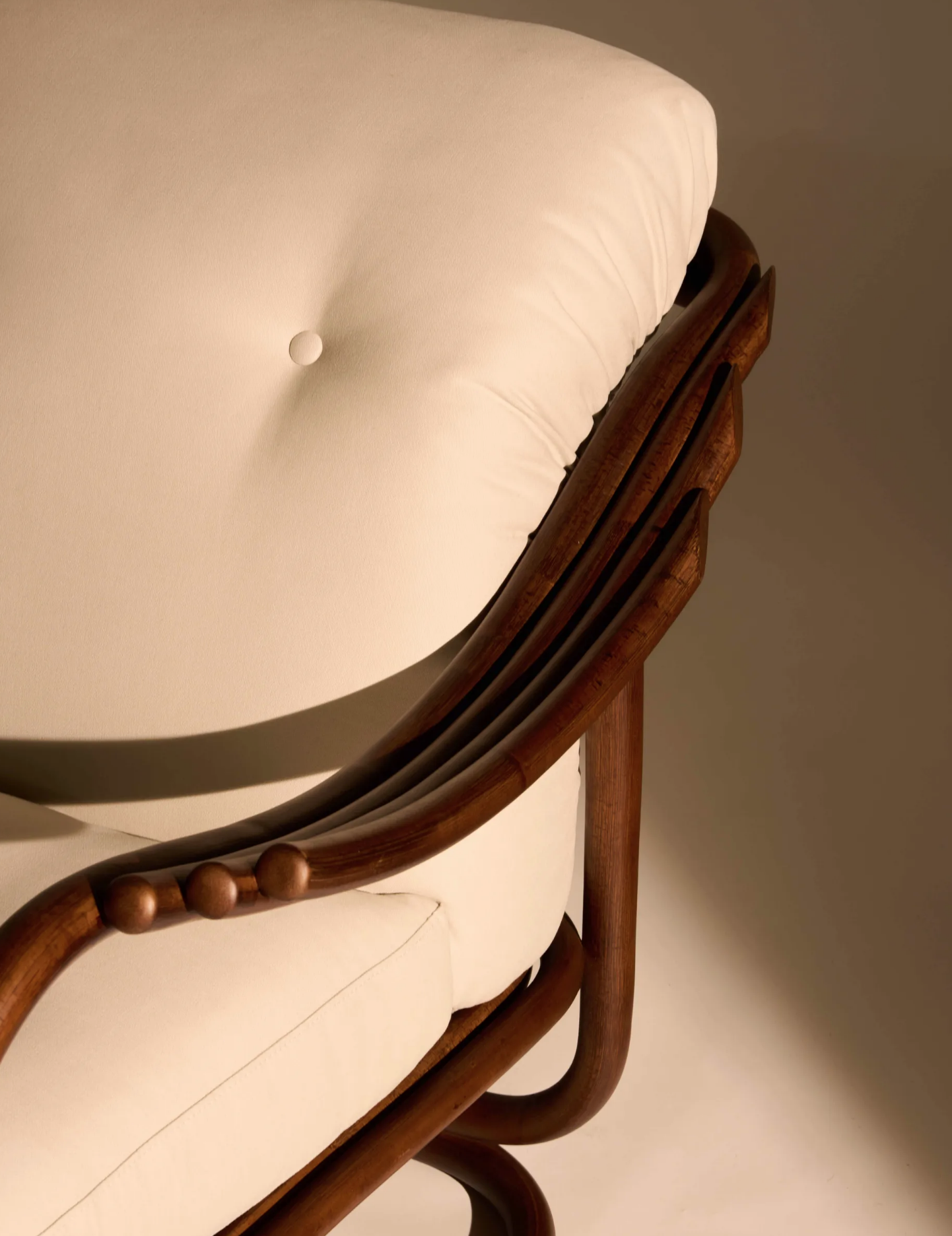 Poltrona Tria Lounge Chair - More Options