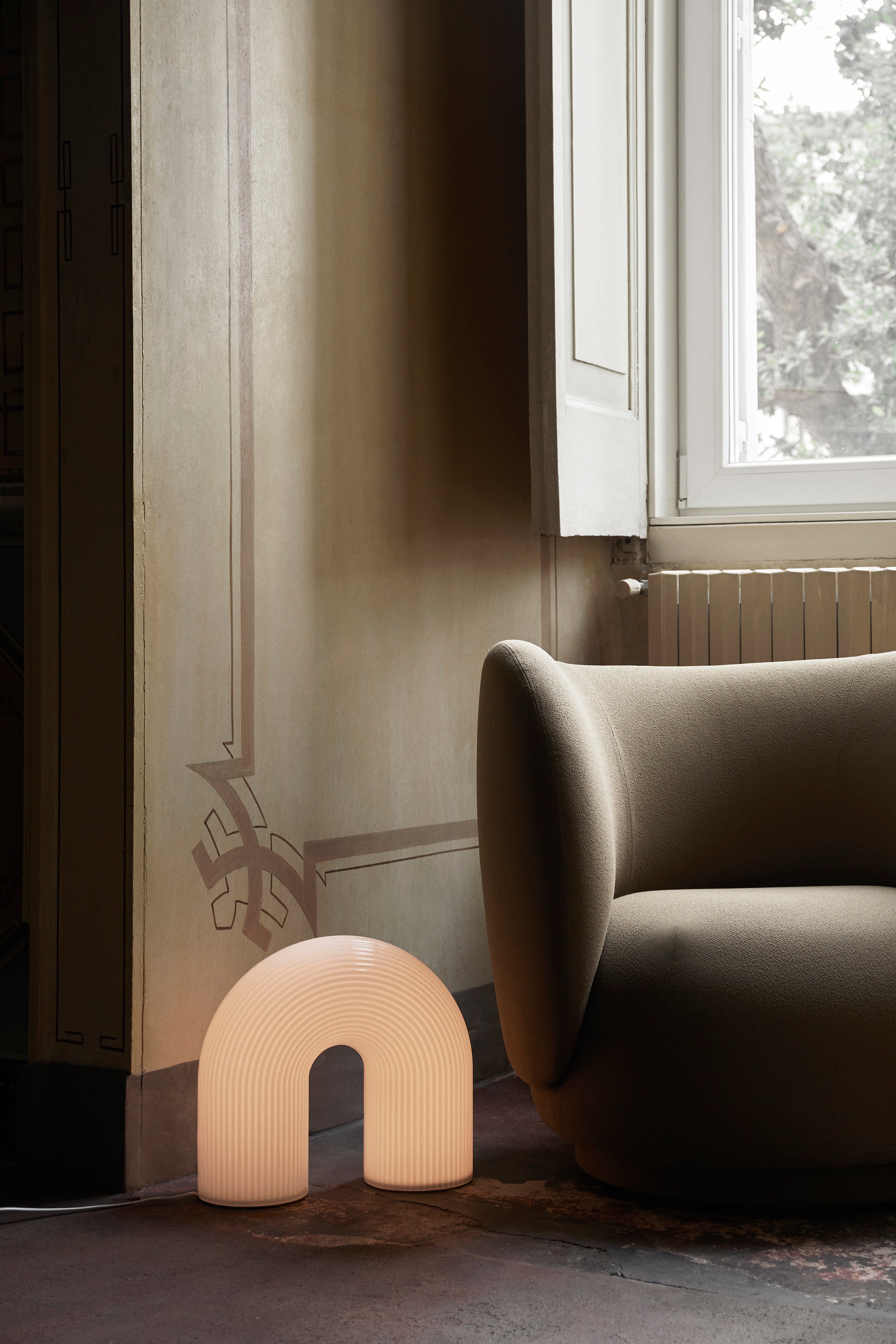 Vuelta Floor Lamp