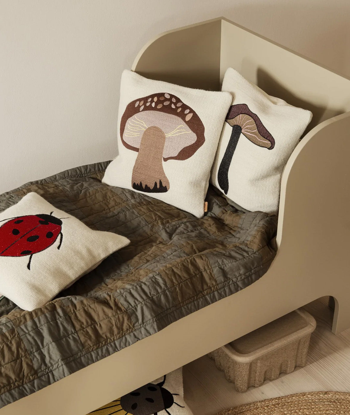 Sill Junior Bed