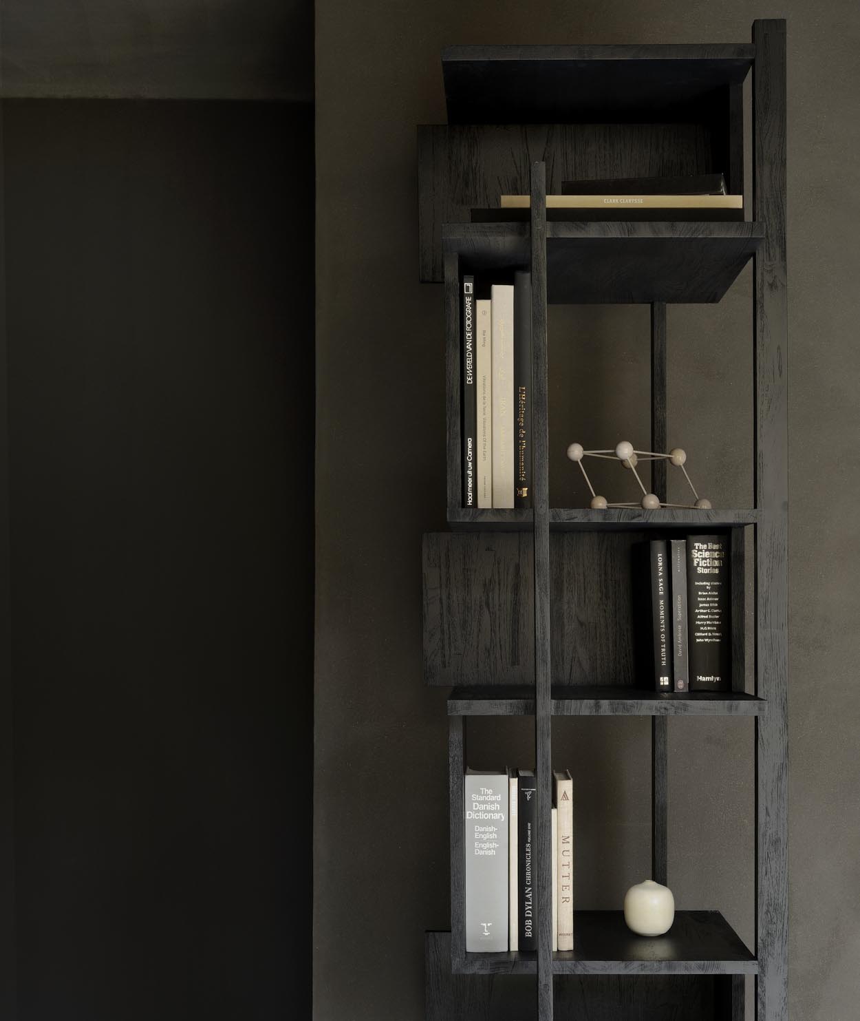 Abstract Column Storage Rack