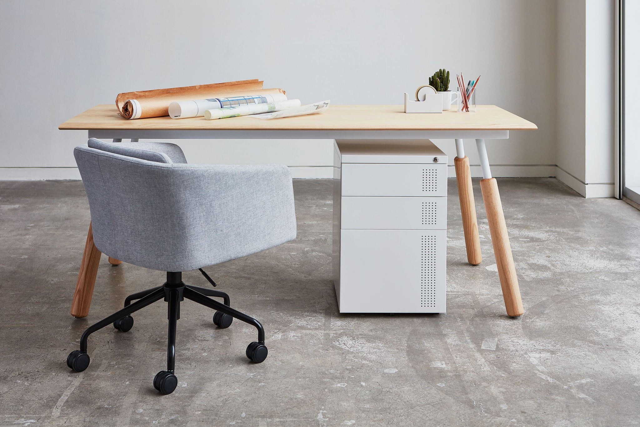Radius Task Chair Gus* Modern - BEAM // Design Store