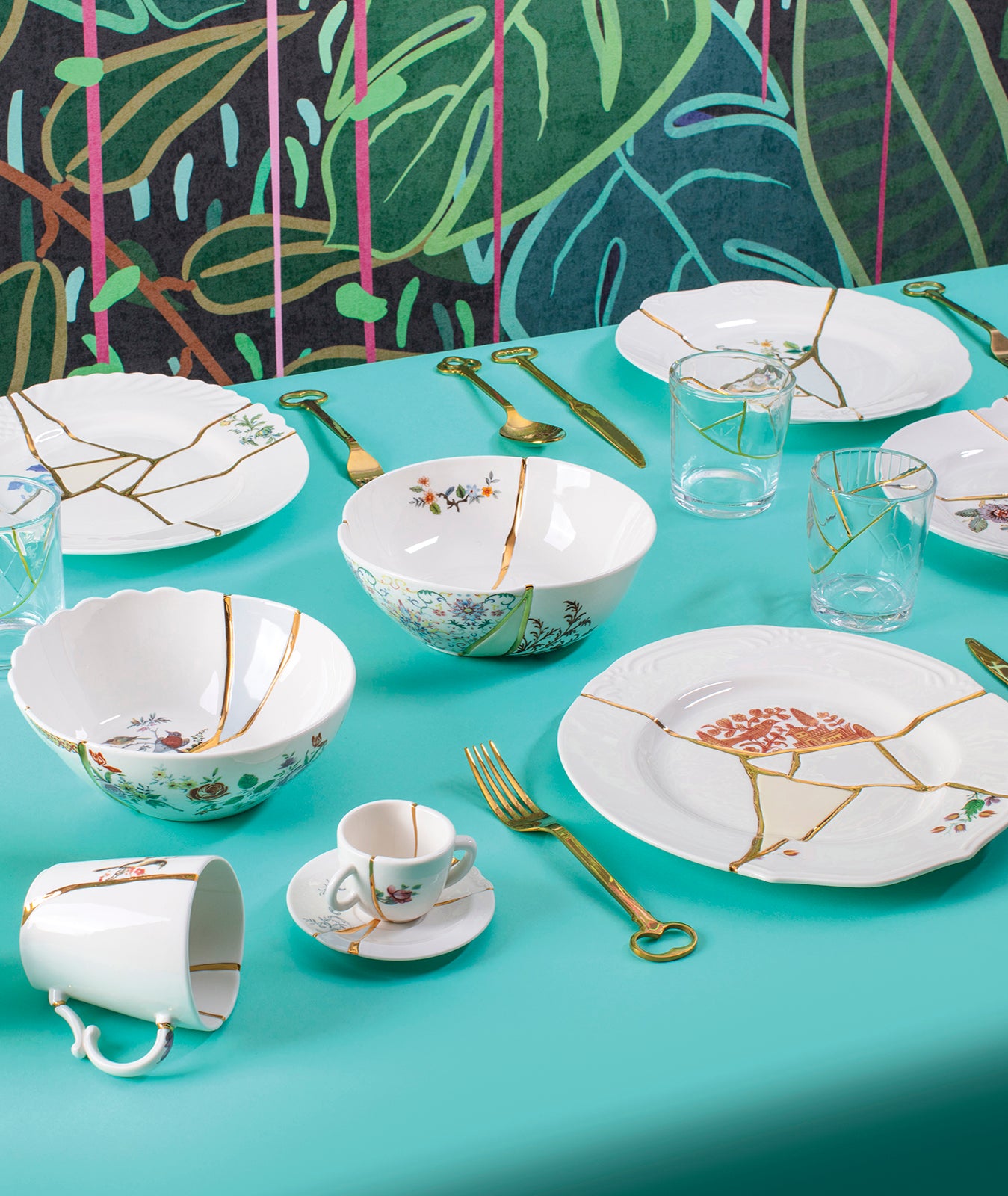 Porcelain and gold plated Dinner plate Kintsugi by Seletti – High Home